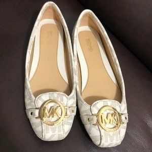 BRAND NEW Michael Kors Flats size 6 1/2